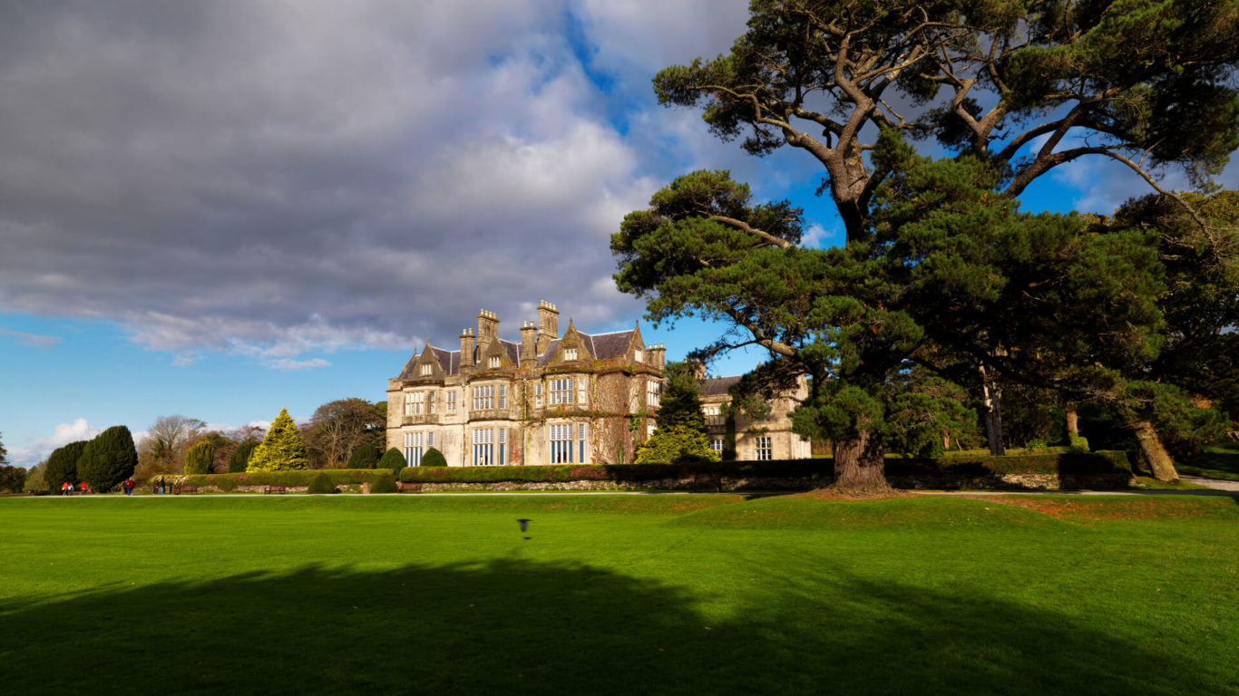 STAYCATION_Day Trips _Muckross-House-and-Gardensmaster-1